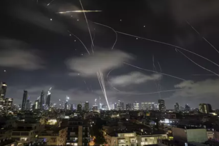 Rudal Jatuh di Ramallah Saat Konflik Israel–AS dan Iran Memanas, Ketegangan Timur Tengah Makin Membara